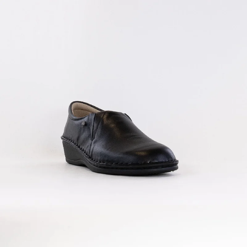 Finn Comfort Newport (Women's) - Black Leather