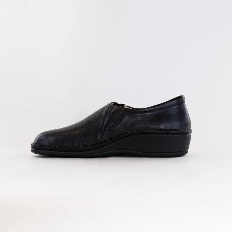 Finn Comfort Newport (Women's) - Black Leather