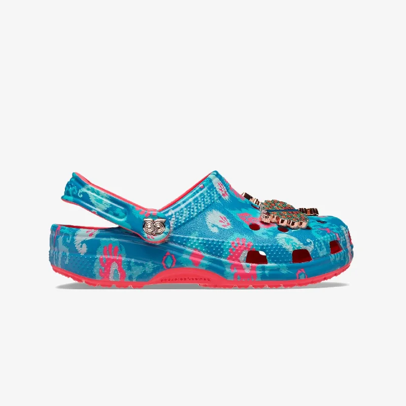 Crocs | CHUMBAK CLASSIC CLOG  { BLUE / MULTI